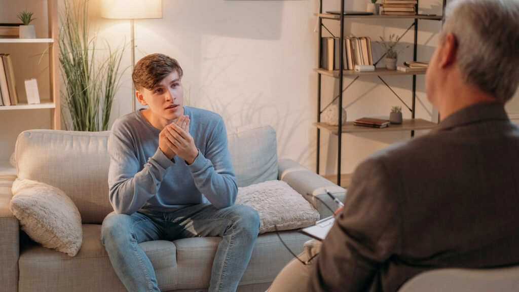 A professional conducts an assessment during schizophrenia treatment in Nashville.